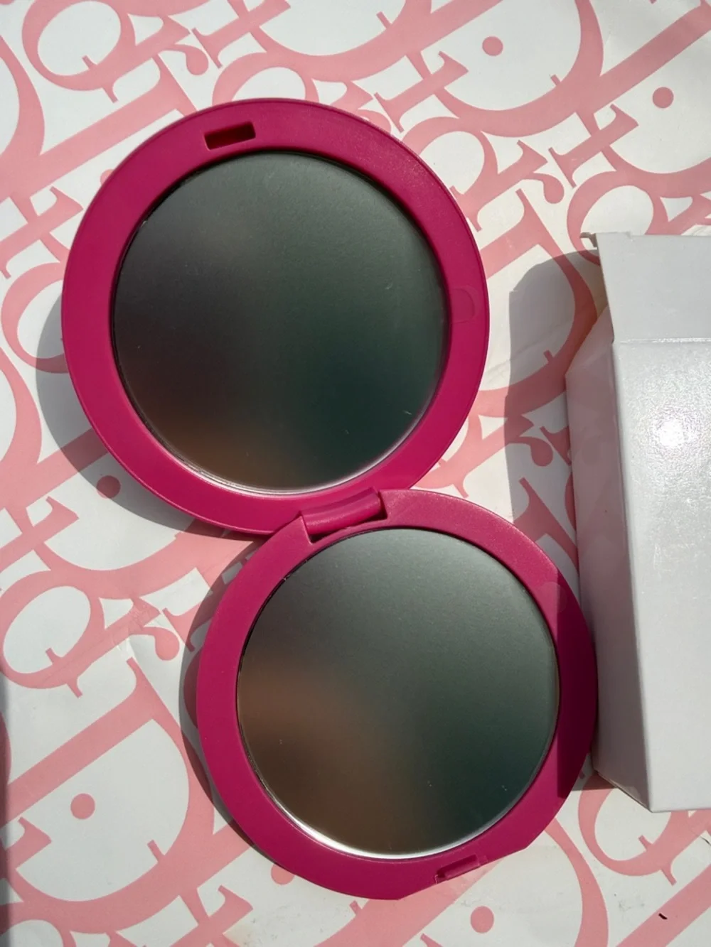 Dior makeup Pink Quilted CD Round Compact Mirror New in box AMAZING🌸